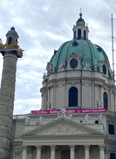 Karlskirche Banner